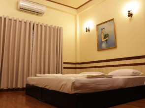Bee Saigon Hotel