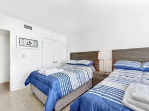 Retreat V 687B - Two Bedroom Condo