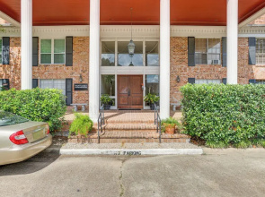 2 Mi to The Galleria: Uptown Houston Retreat!