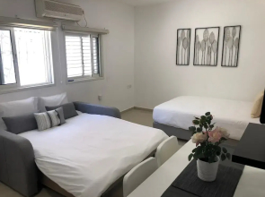 New Cozy Suite W Garden 300M From Beach