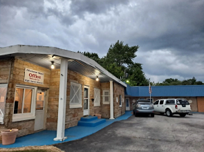 Altamont Motel