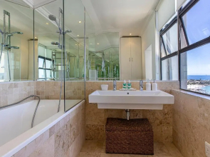 Clifton YOLO Spaces – Clifton Beachfront Apartments