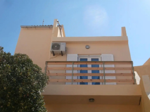 Fouli Studios & Apartments