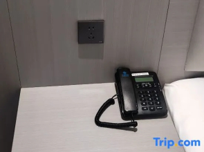 Yuhui Hotel (Pu'er High-speed Railway Station)