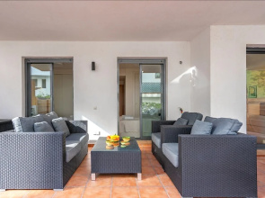Large Terrace Apartment and near the Pool Ref 38