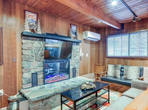Inviting Mt Hood Cabin w/ Porch: 1 Mi to Skibowl!
