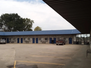 Coachman's Inn & Suites