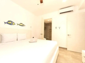 Beautiful Penthouse for 2 With Private Patio and Common Pool in the Building
