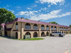 Days Inn Urbandale-Des Moines West