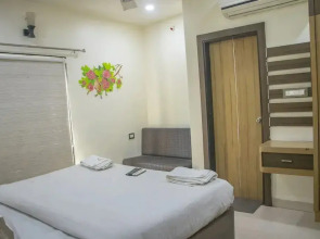 OYO 6883 Hotel Galaxy Star