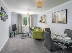Modern 1-bedroom in Crawley With Free Parking