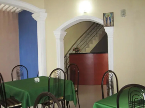 GREEN CRAZE Hotel & Restaurant
