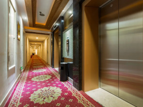 Rezen Meta Tree Hotel (City Center & The Bund, Shanghai)