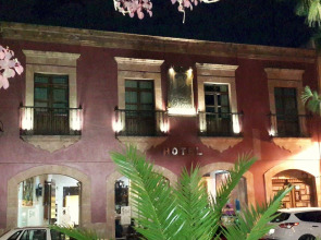 Casa Del Virrey Hotel and Suites