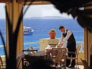 Reef Oasis Beach Resort