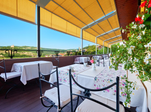 Yantra Grand Hotel -Sharlopov Hotels