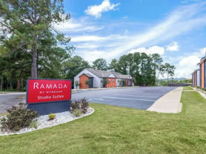 Ramada by Wyndham Studio Suites Dothan