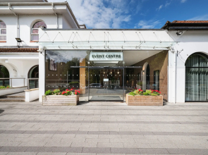 Crowne Plaza Gerrards Cross by IHG