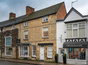 Luxury 3 Bed flat in the centre of Woodstock