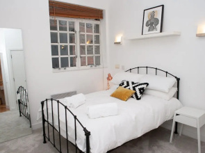 River-side 1 Bedroom Apartment in Bristol