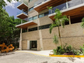 Brand New Classy Condo Just Steps from the Beach