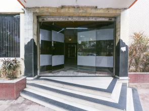 Hotel Rajmahal Inn By OYO Rooms