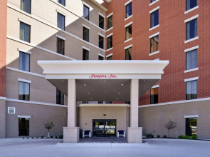 Hampton Inn Cedar Falls Downtown