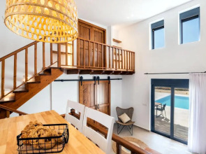 Cato Agro 4, Seafront Villa with Private Pool