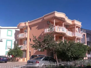 Apartments Luka