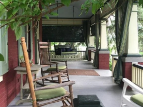 Amanda Gish House Bed & Breakfast