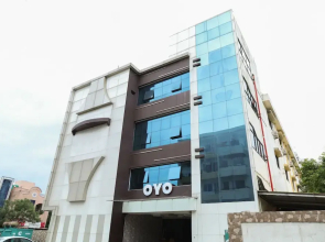 OYO Flagship 070 Hotel Orient Palace