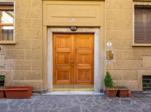 Central Station Apartment by Mmega