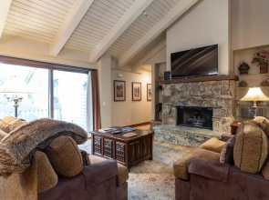 Queen Esther at Deer Valley Resort - Three Bedroom Condo with Hot Tub #2358 3 Condo