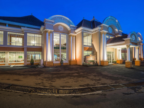 Royal Hotel and Convention Tretes