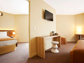 Golden Tulip Avignon Le Paradou