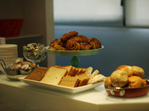 Best Western Regency Suites