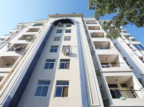 OYO 9774 Home Modern 3BHK near Celebration Mall