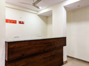 Oyo 12681 Blue Moon Inn