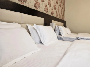 Отель Four Brothers