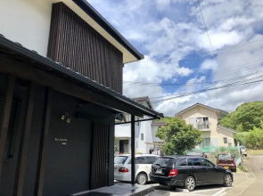Ricco Mond Hills Apartment House 101
