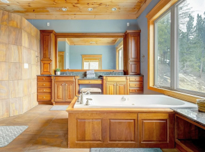 Secluded & Spacious Mountain Getaway
