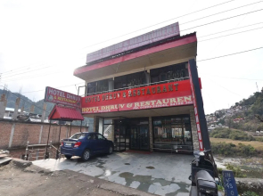 Oyo 28027 Hotel Dhruv