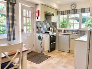 White Roses Coastal Holiday Home