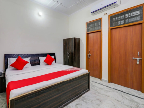 OYO 75844 Hotel Urmila Sadan