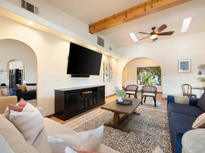 Starlight Estate by Avantstay 26 People! Architectual Mansion w/ Pool, Tennis Court, Game Room