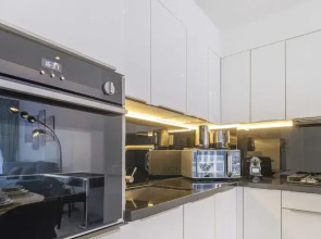 LUX - The Pad Executive Suite 4