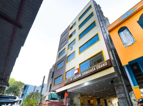 Oyo 29754 Sri Lakshmi Srinivasa Grand