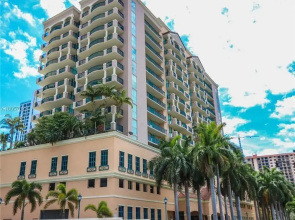 Beautiful Asian Retreat 2bd/2bth Apt. min to Beach