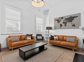Heritage Bluestone Home Near Scotch College