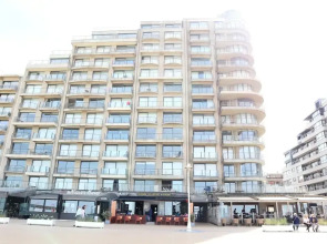 Apartment in Nieuwpoort by the Beach